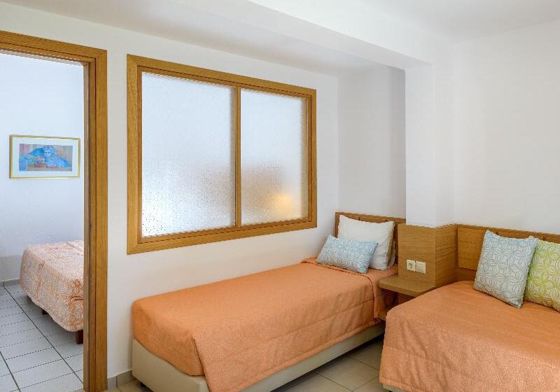 اتاق خانوادگی, Annabelle Beach Resort