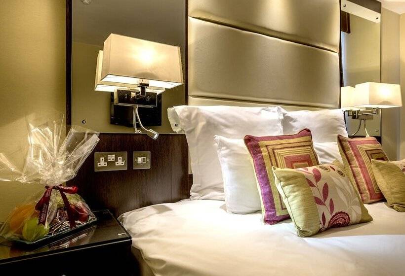 Номер Клуб, Grand Royale Hyde Park