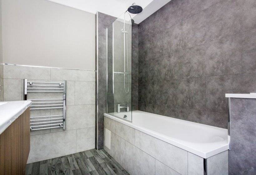 Quarto Estandar, The Yorkshire