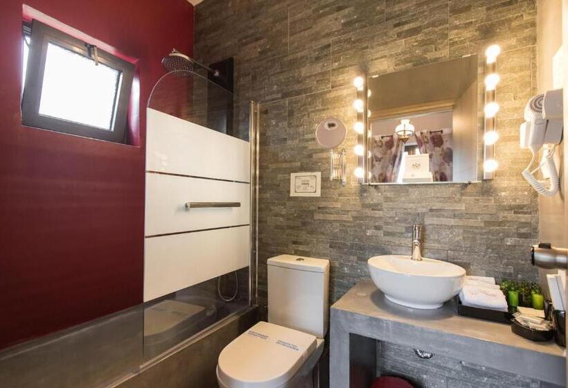 Номер Deluxe с Балконом, Theatro Hotel Odysseon