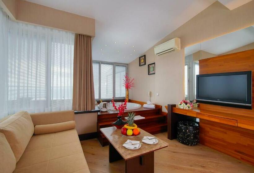 바다전망 스위트 (자쿠지), Limak Lara Deluxe Hotel & Resort Antalya
