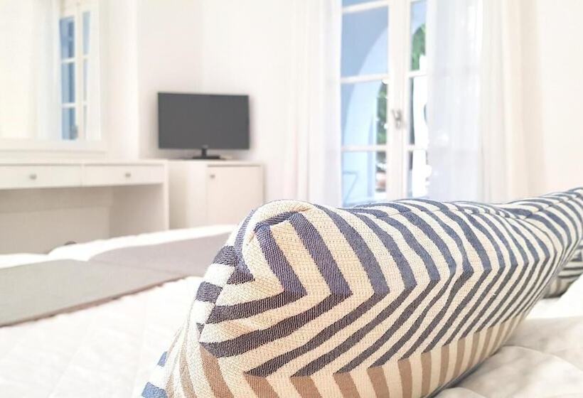 Классический Номер, Nauma Paros Design Boutique