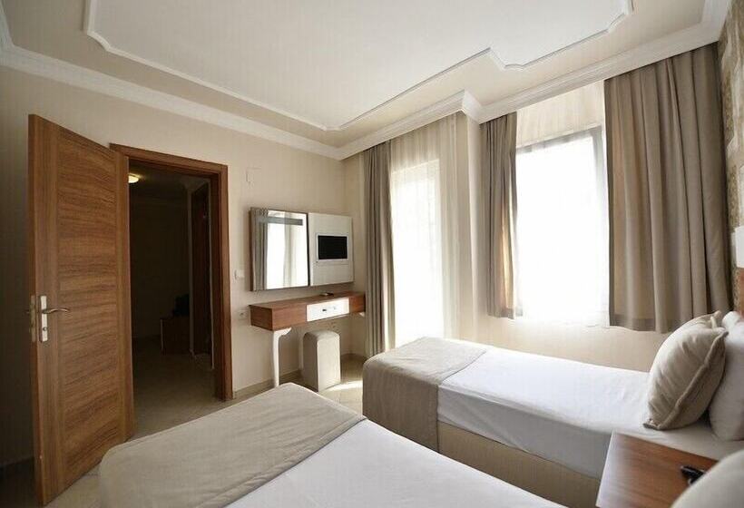 Номер Стандарт, Nicholas Park Hotel