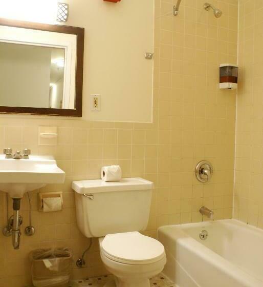 اتاق استاندارد با سرویس بهداشتی مشترک, Americana Inn