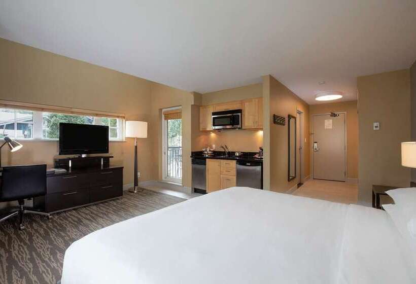 Студио Стандарт Кровать Кинг, Hilton Whistler Resort & Spa