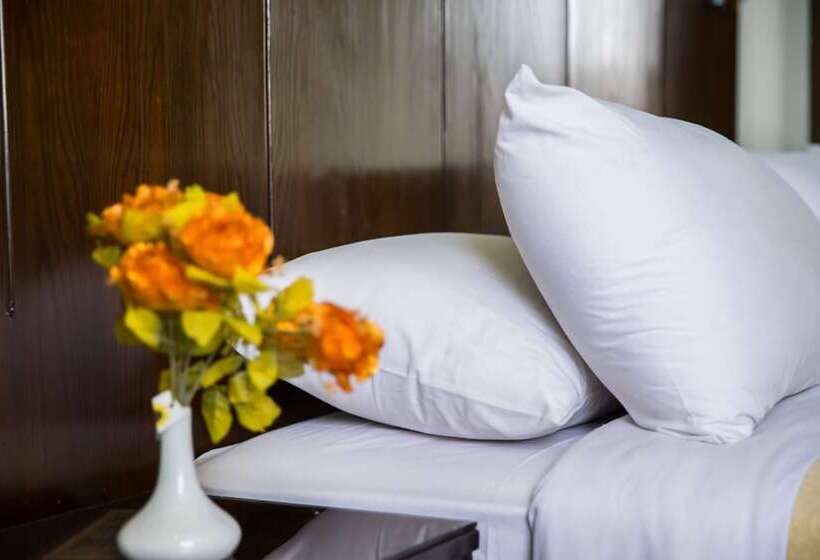 اتاق استاندارد سه نفره, Swiss Inn Hotel Mohandeseen