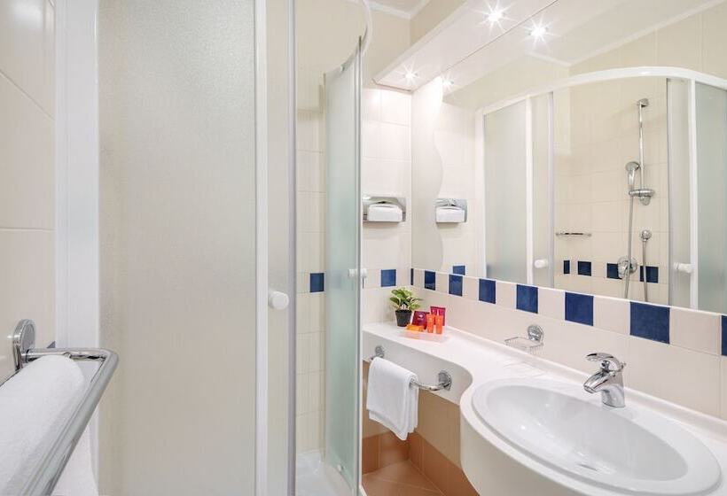 Полулюкс, Valamar Diamant