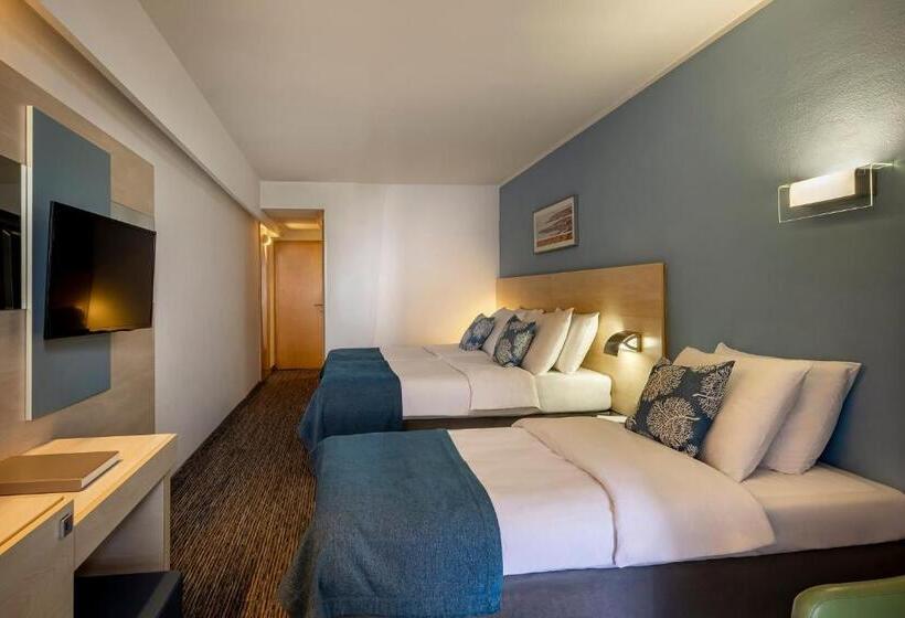 Habitación Triple Estándar con Balcón, Valamar Diamant