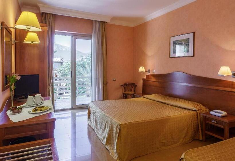 اتاق استاندارد با بالکن, Conchiglia D'oro