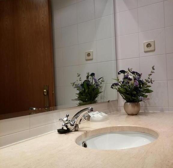 Family Suite, Dos Loios