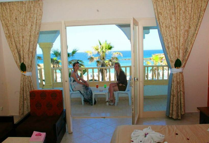 اتاق استاندارد سه نفره, El Habib