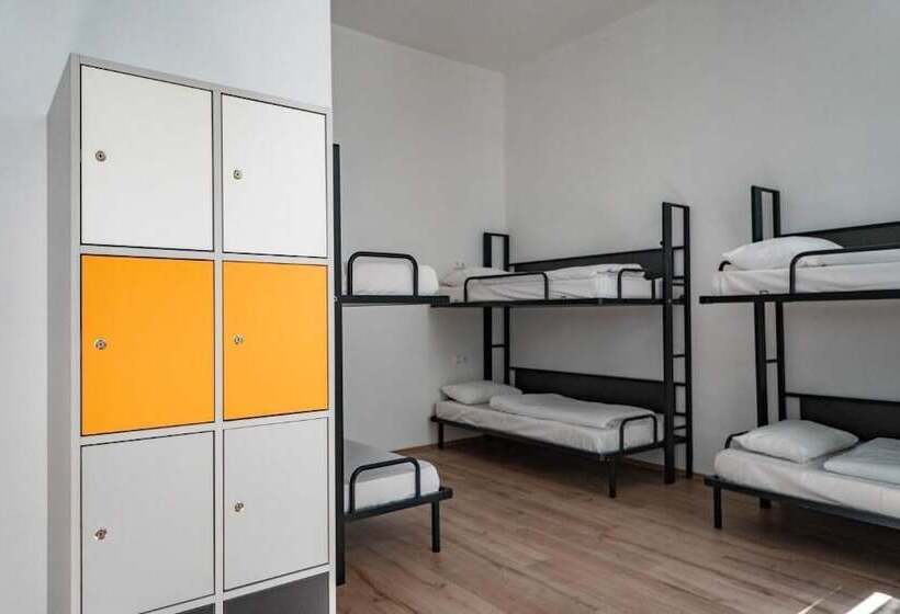 标准间, Equity Point Budapest