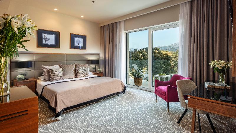 Habitación Triple Deluxe, Royal Ariston