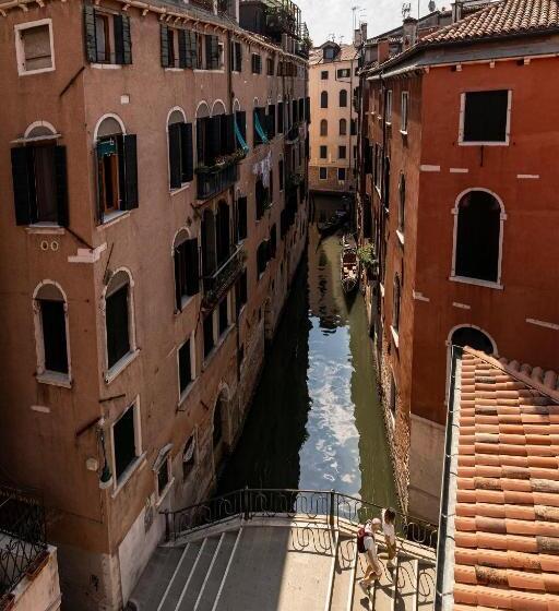 سوئیت با چشم‌انداز, Bella Venezia