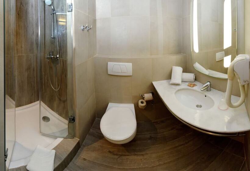 Полулюкс, Ibis Casa Sidi Maarouf