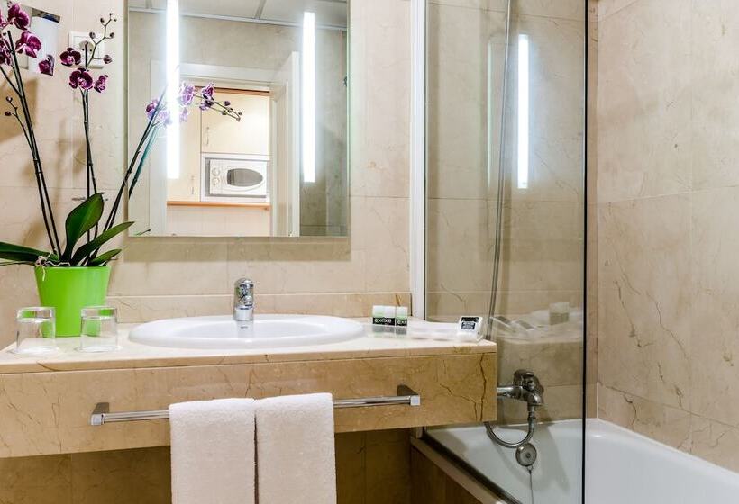 اتاق استاندارد, Exe Suites 33