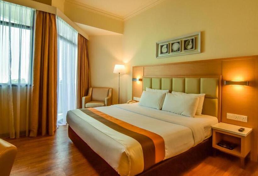 اتاق سوپریور با چشم‌انداز جانبی دریا, Hompton By The Beach Penang