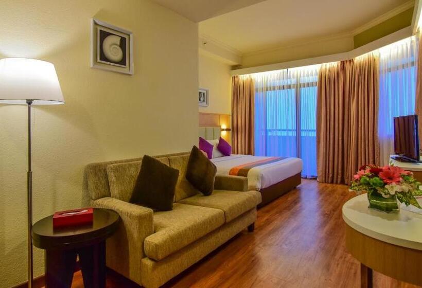 Deluxe Suite King Bed, Hompton By The Beach Penang