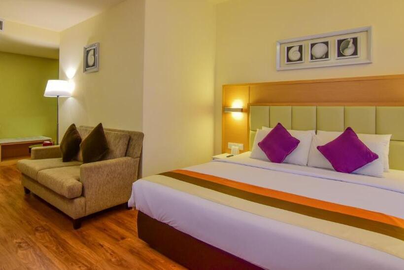سوئیت پریمیوم با چشم‌انداز دریا, Hompton By The Beach Penang