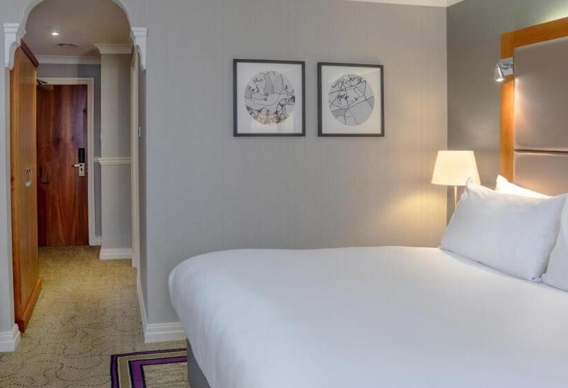 اتاق لوکس با تخت بزرگ, The Park Royal Hotel & Spa