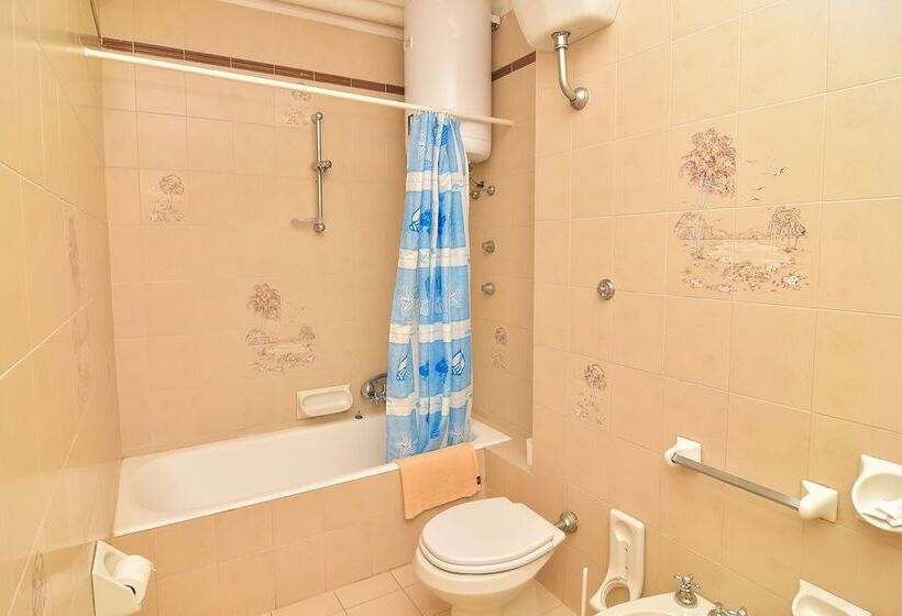اتاق استاندارد چهار تخته, Villa Fiorentina