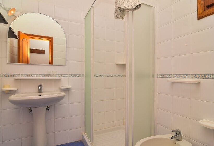 اتاق استاندارد چهار تخته, Villa Fiorentina