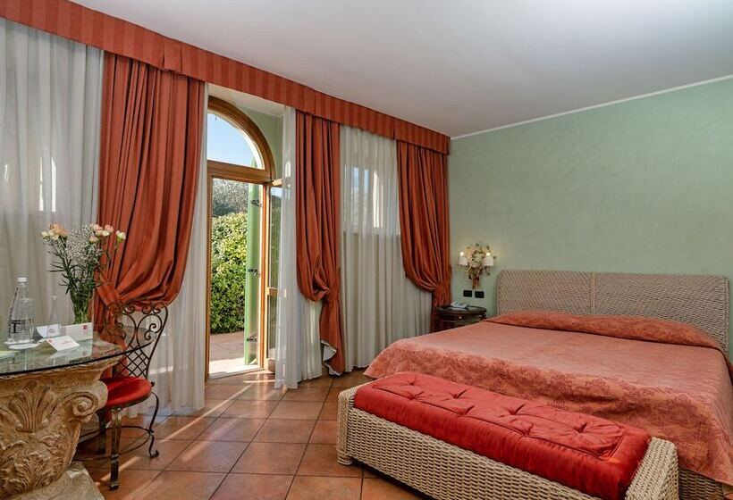 سوییت جونیور, Active Hotel Paradiso