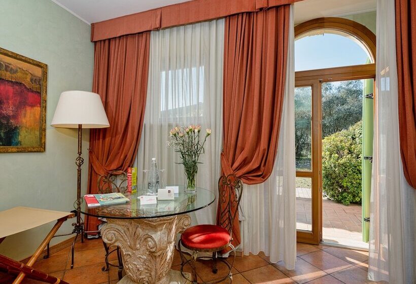 سوییت جونیور, Active Hotel Paradiso