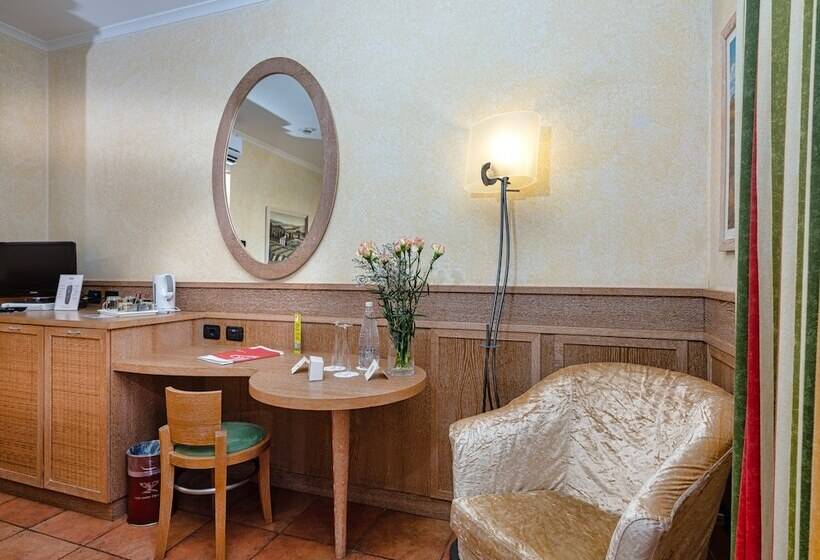 اتاق اکونومی, Active Hotel Paradiso