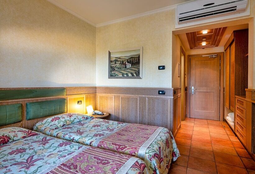اتاق اکونومی, Active Hotel Paradiso
