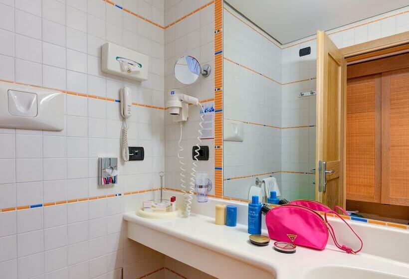 اتاق سوپریور سه تخته, Active Hotel Paradiso