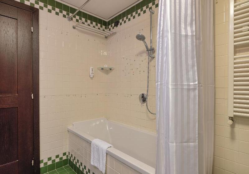 سوییت جونیور, Active Hotel Paradiso