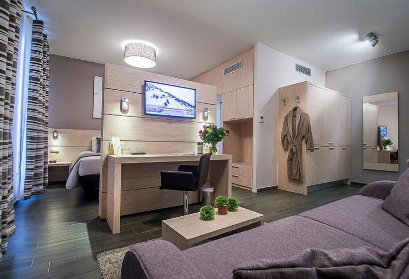 Номер Superior, Ibis Styles Charleroi Airport Aero 44