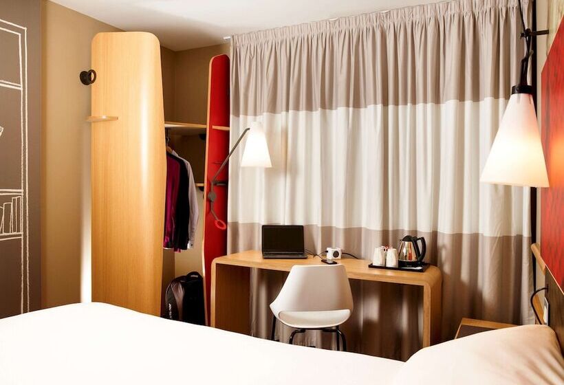 Quarto Estandar, Ibis Swansea