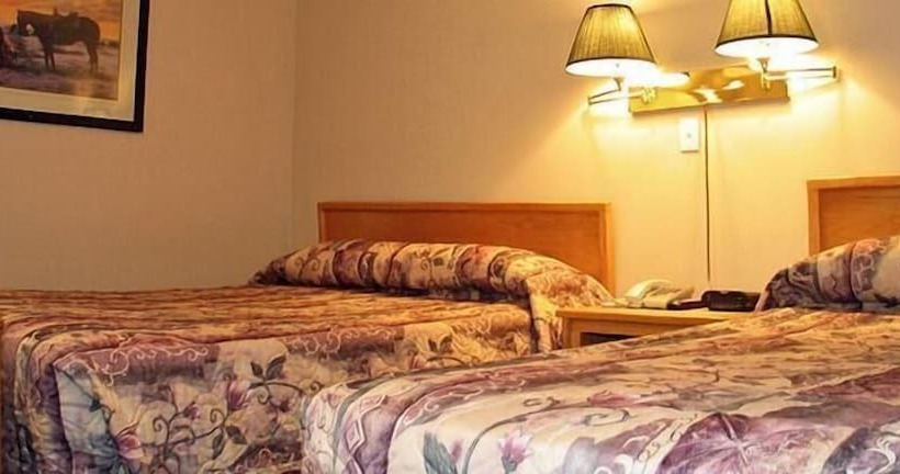 Номер Стандарт 2 Двуспальные Кровати, Travelodge By Wyndham Merritt
