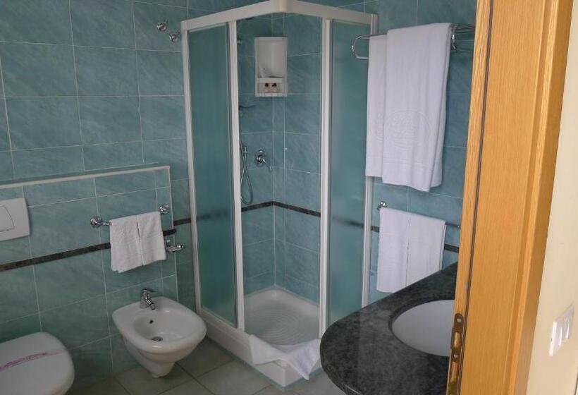 Номер Стандарт Трехместный, King S House Hotel Resort