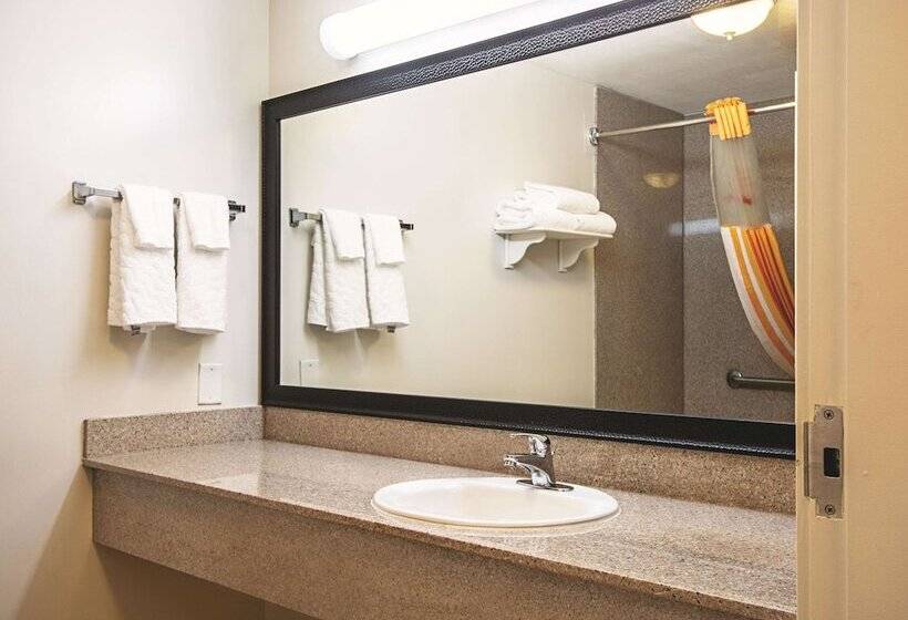 اتاق استاندارد با 2 تخت دوبل, La Quinta Inn By Wyndham Vancouver Airport