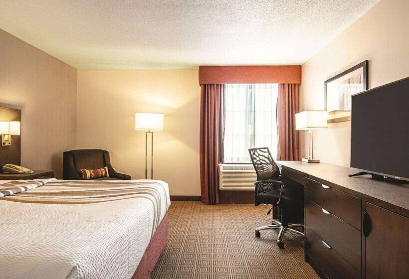 اتاق استاندارد با تخت دوبل برای معلولان, La Quinta Inn By Wyndham Vancouver Airport