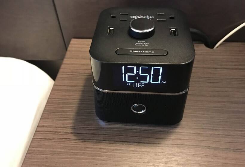 اتاق استاندارد با تخت دوبل برای معلولان, La Quinta Inn By Wyndham Vancouver Airport