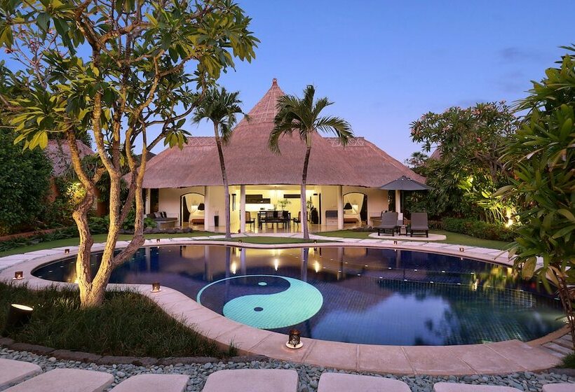 Вилла 3 Спальни с Бассейном, Impiana Private Villas Seminyak