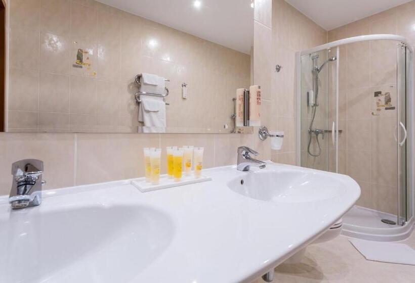 سوییت جونیور, Qubus Hotel Gliwice