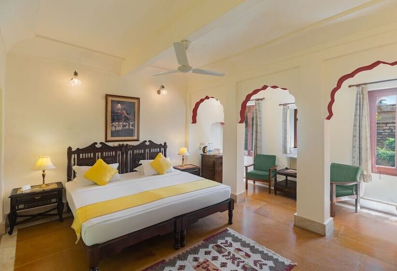 Люкс, Welcomheritage Mandir Palace