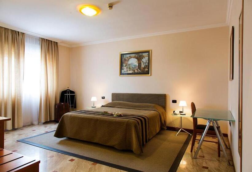 اتاق استاندارد یک نفره, Palace 2000