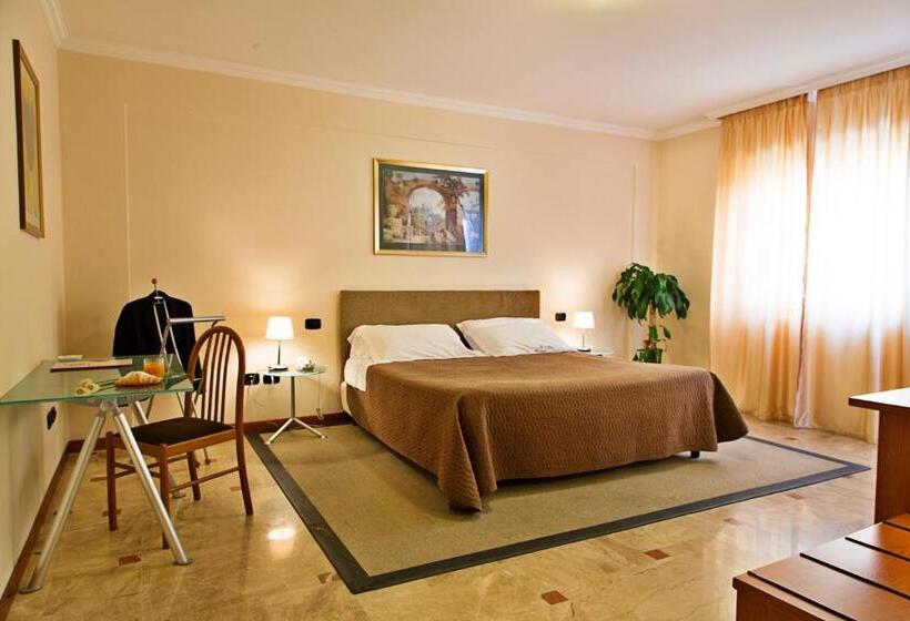 اتاق استاندارد یک نفره, Palace 2000