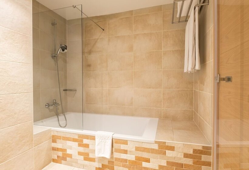 4인용 스탠다드 룸, Plazaola