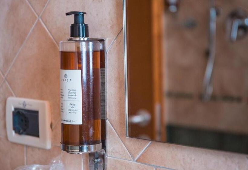 اتاق استاندارد با بالکن, Prestige