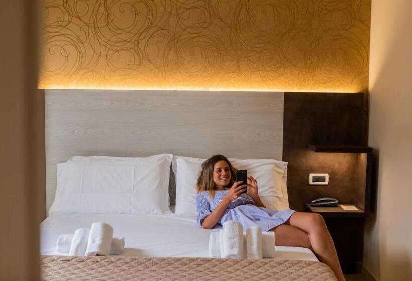 اتاق استاندارد با بالکن, Prestige