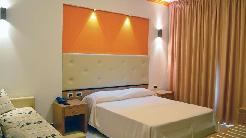 اتاق لوکس با بالکن, Park Hotel Tyrrenian