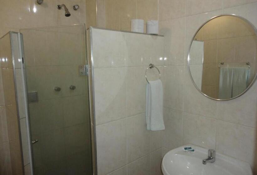 اتاق استاندارد سه نفره, Joamar