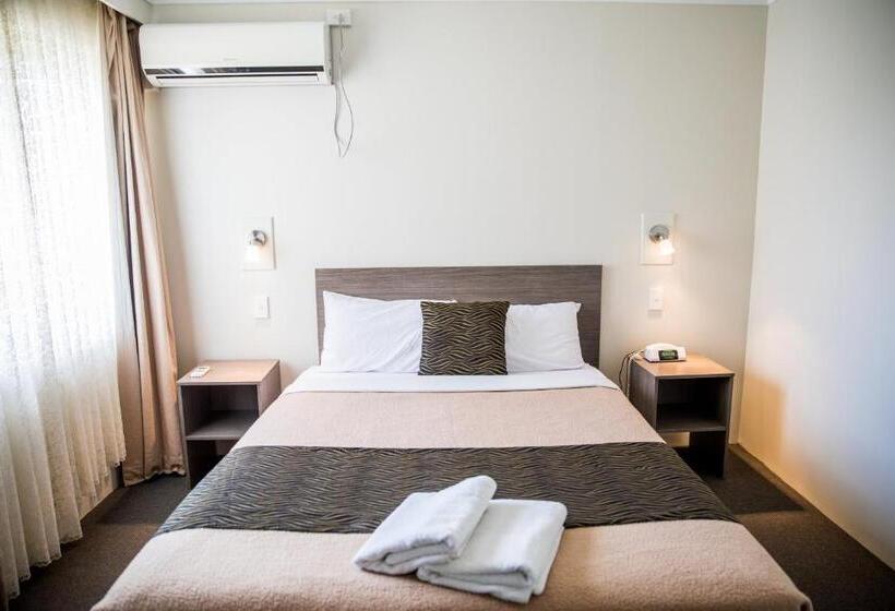Номер Стандарт, Lilac City Motor Inn & Steakhouse